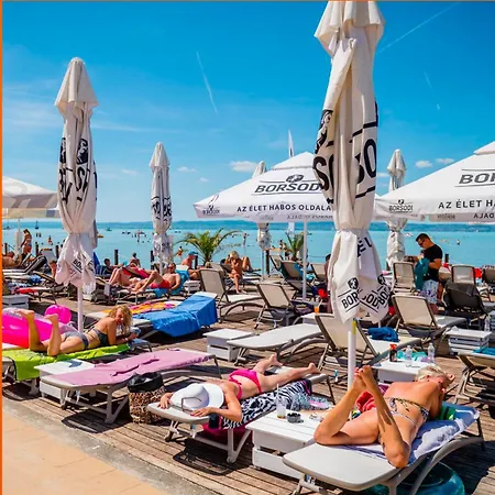 Dorina Wellness アパート シオーフォク